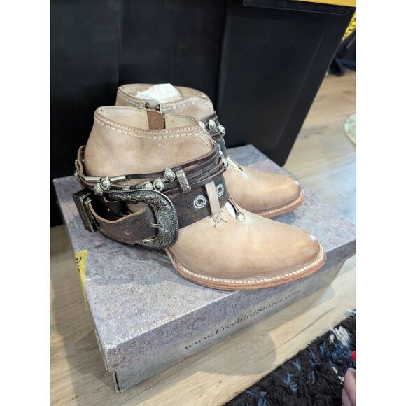 Freebird Saloon Taupe Leather Ankle Booties Zip Women’s Size 8 - Picture 6 of 8
